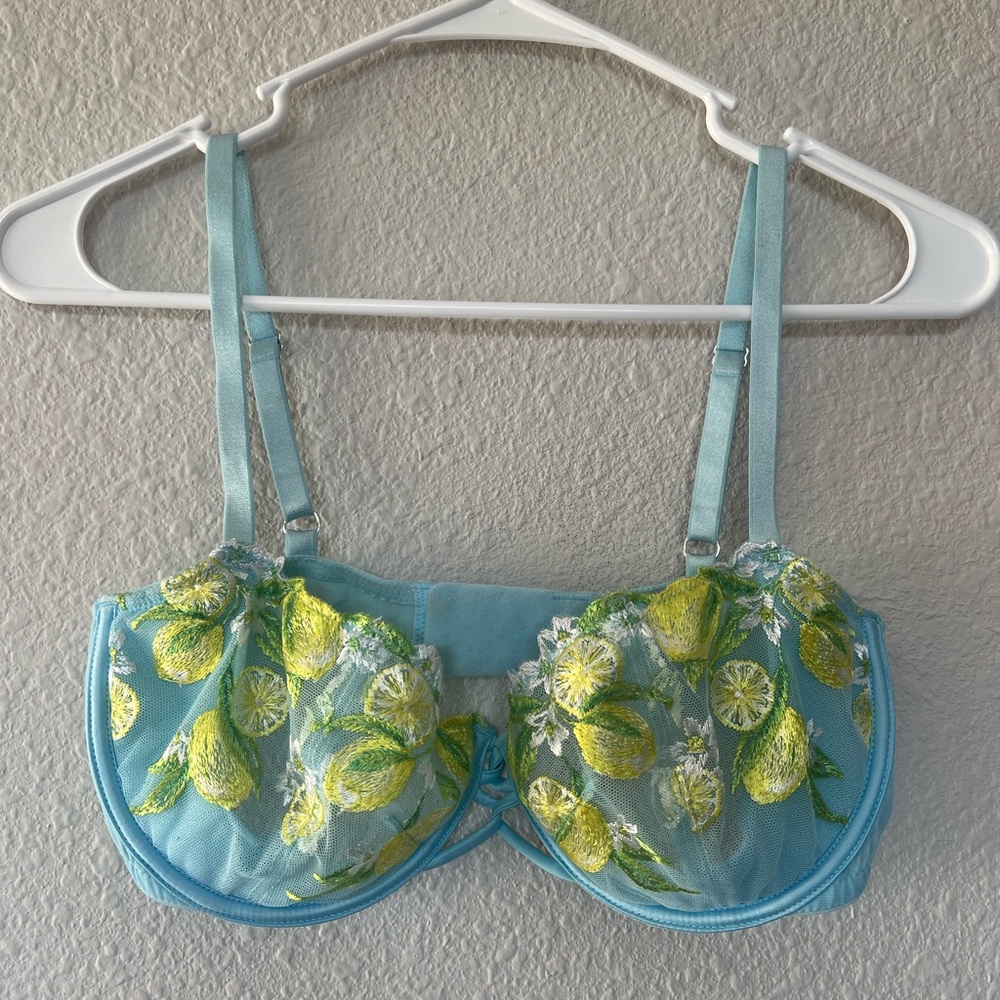 Victoria's Secret Blue Bra with Lemon Embroidery